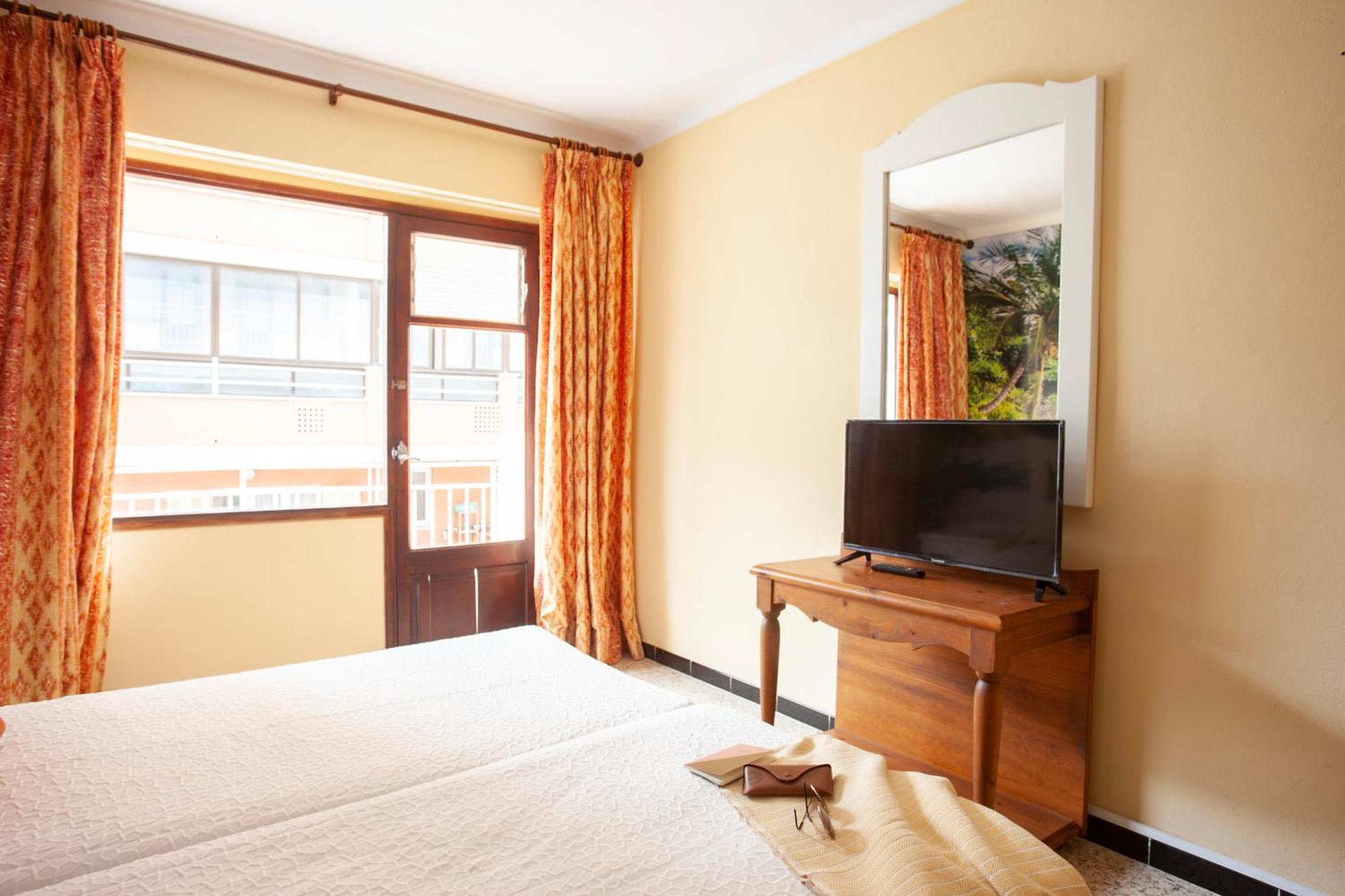 Bj Hostal Bona Vista S'Illot  Eksteriør billede